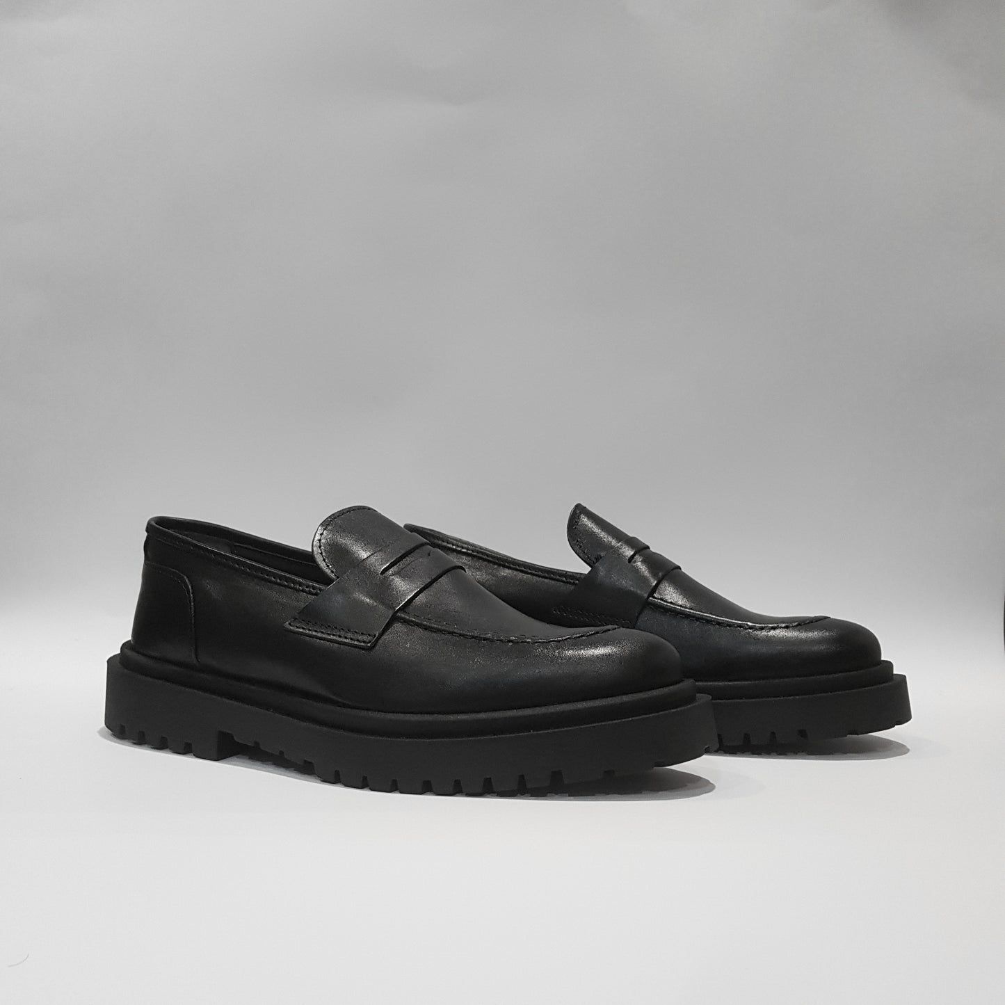 Mocassino in pelle con fondo roccia - M4044P