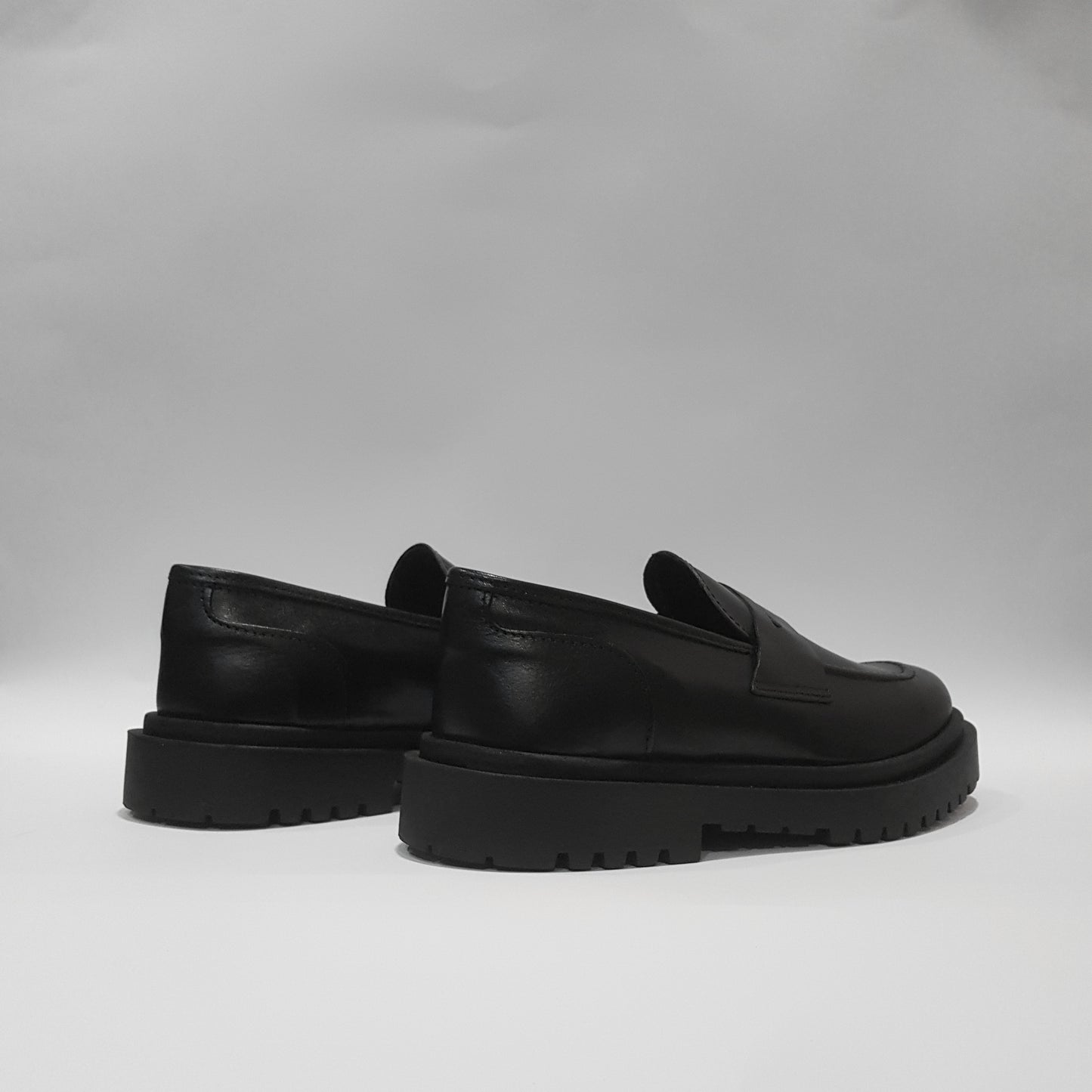 Mocassino in pelle con fondo roccia - M4044P