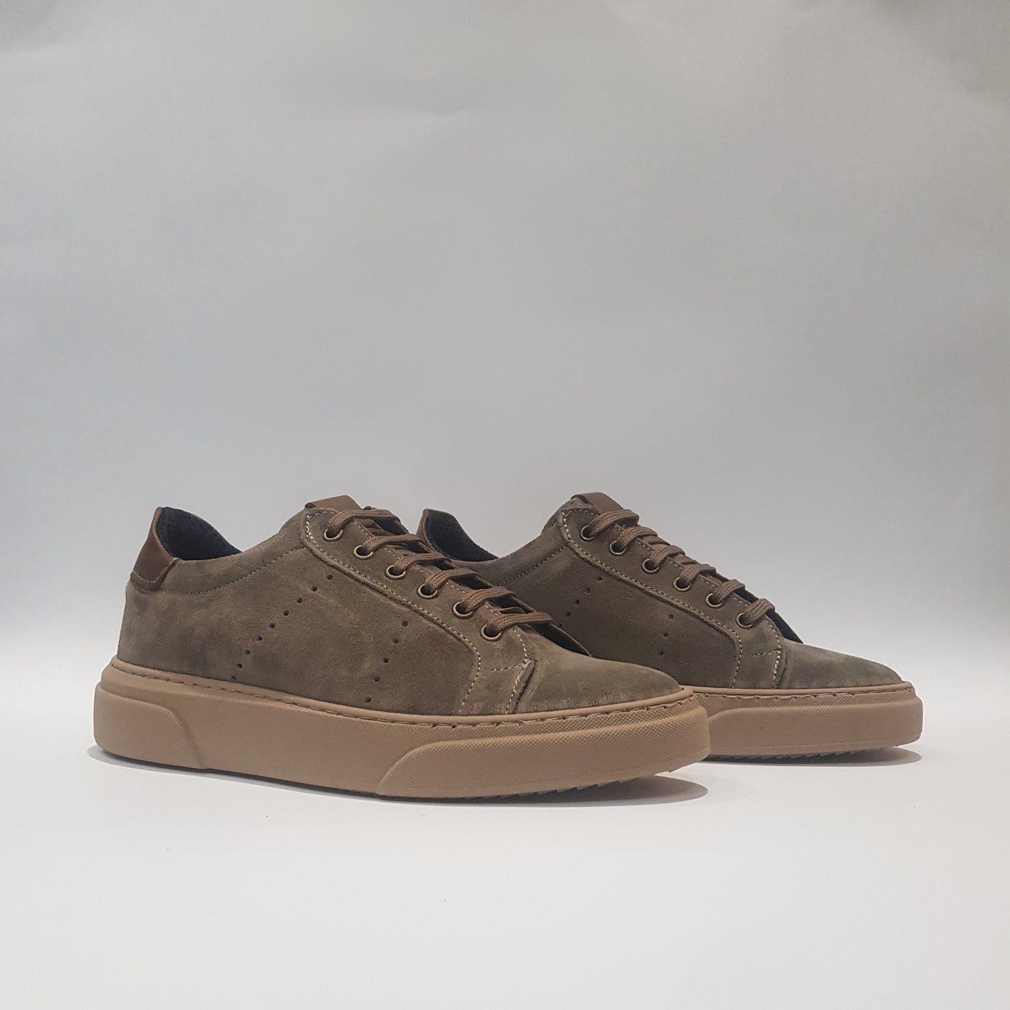 Sneakers in camoscio con dettaglio in pelle - S9006CP