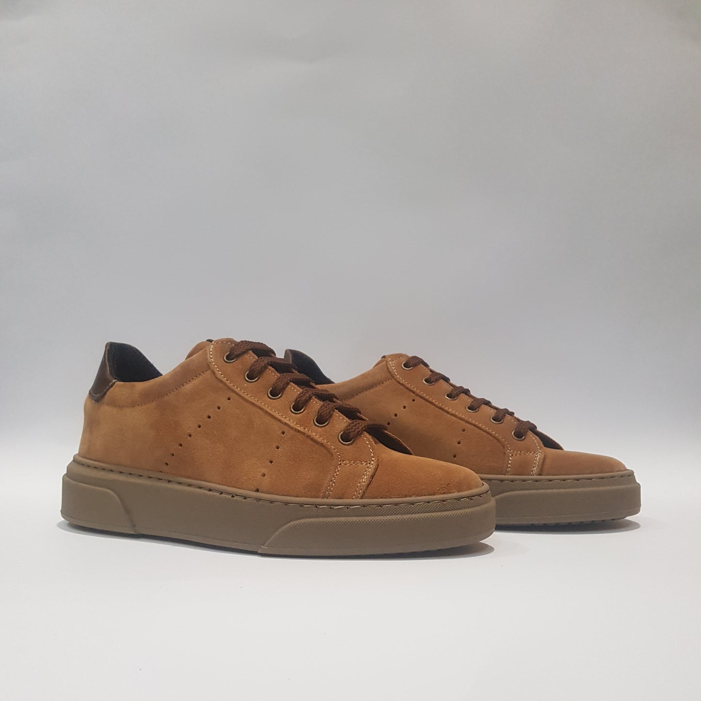 Sneakers in camoscio con dettaglio in pelle - S9006CP