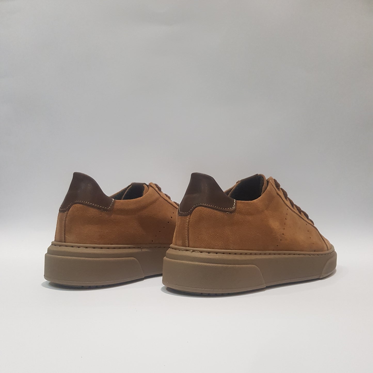 Sneakers in camoscio con dettaglio in pelle - S9006CP