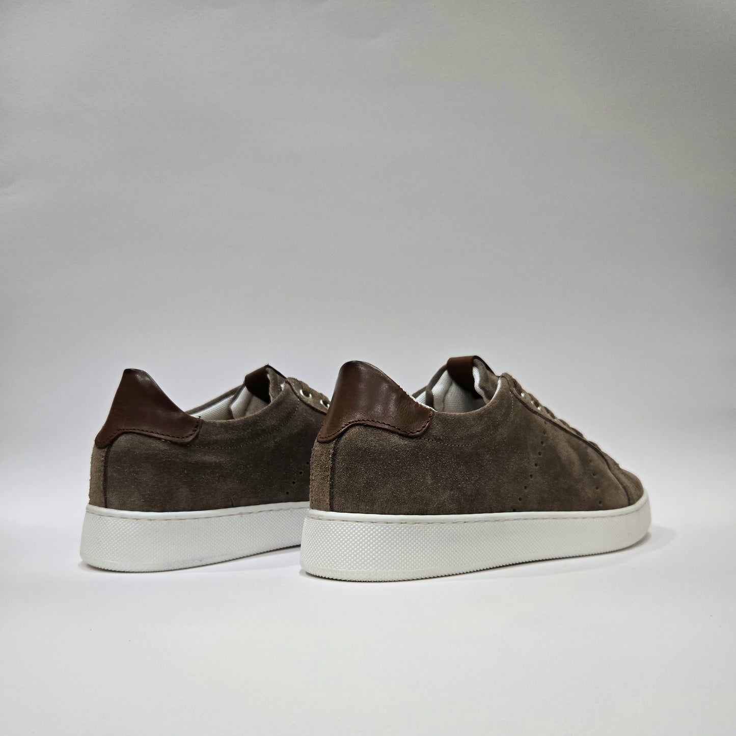 Sneakers in camoscio - S6106C