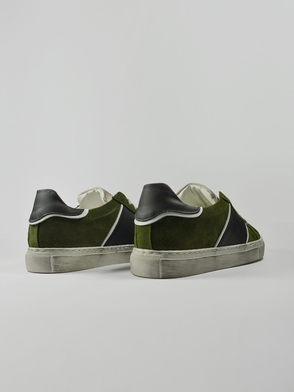 Sneakers in camoscio - F7125CP