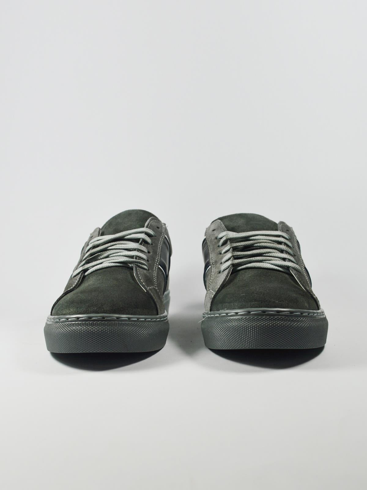 Sneakers in camoscio - F7125CP