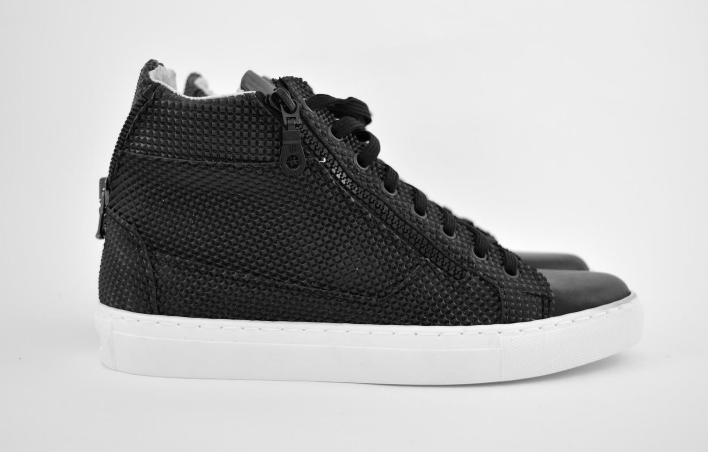 Sneakers piramide con zip - Z150