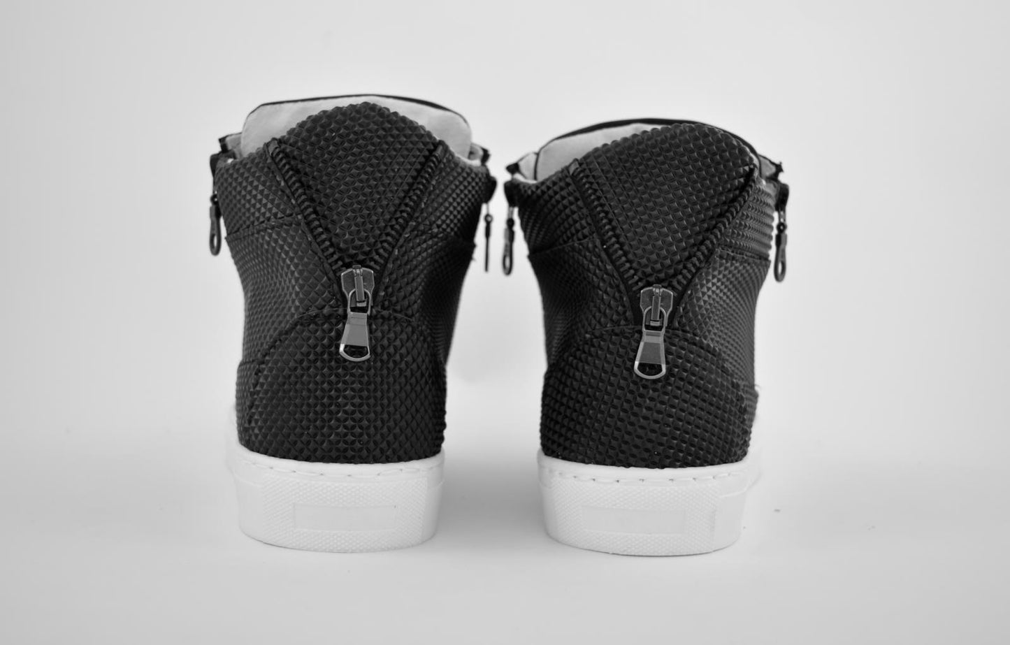 Sneakers piramide con zip - Z150