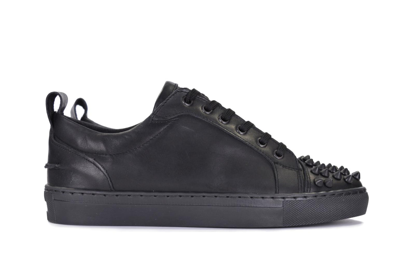 Sneakers in pelle e punta borchiata - 1970B