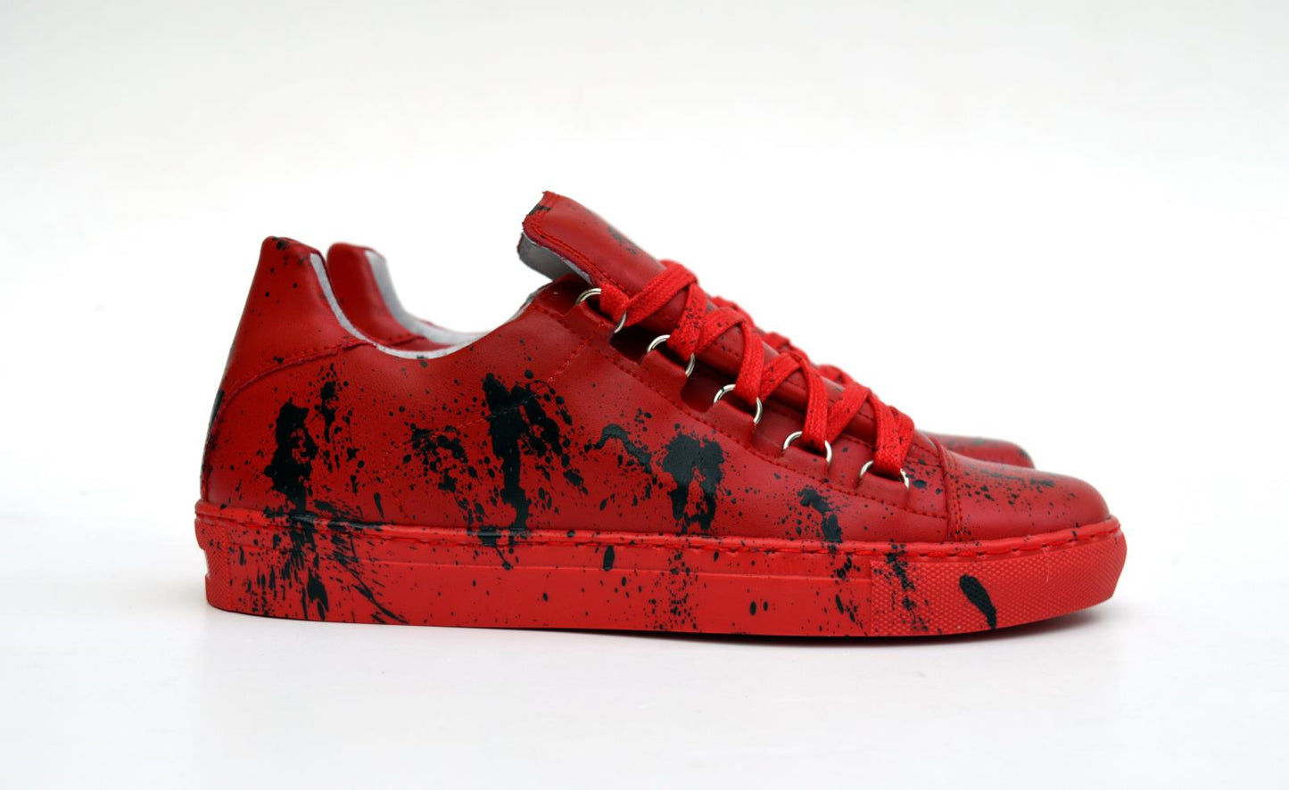 Sneakers in pelle con schizzi di pittura - B3000X