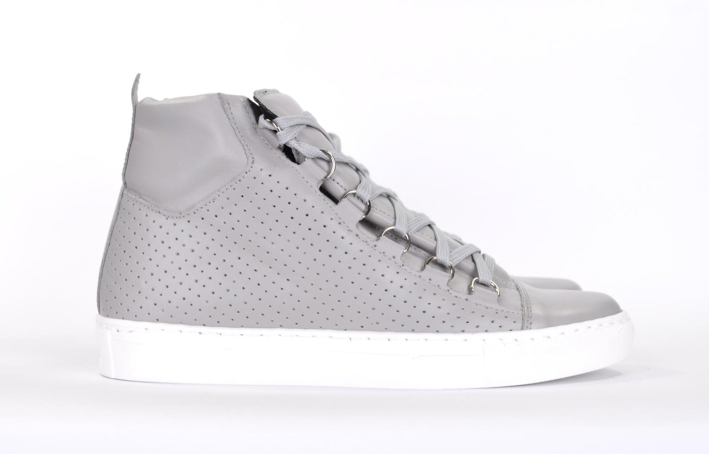 Sneakers in pelle forata - B2000F