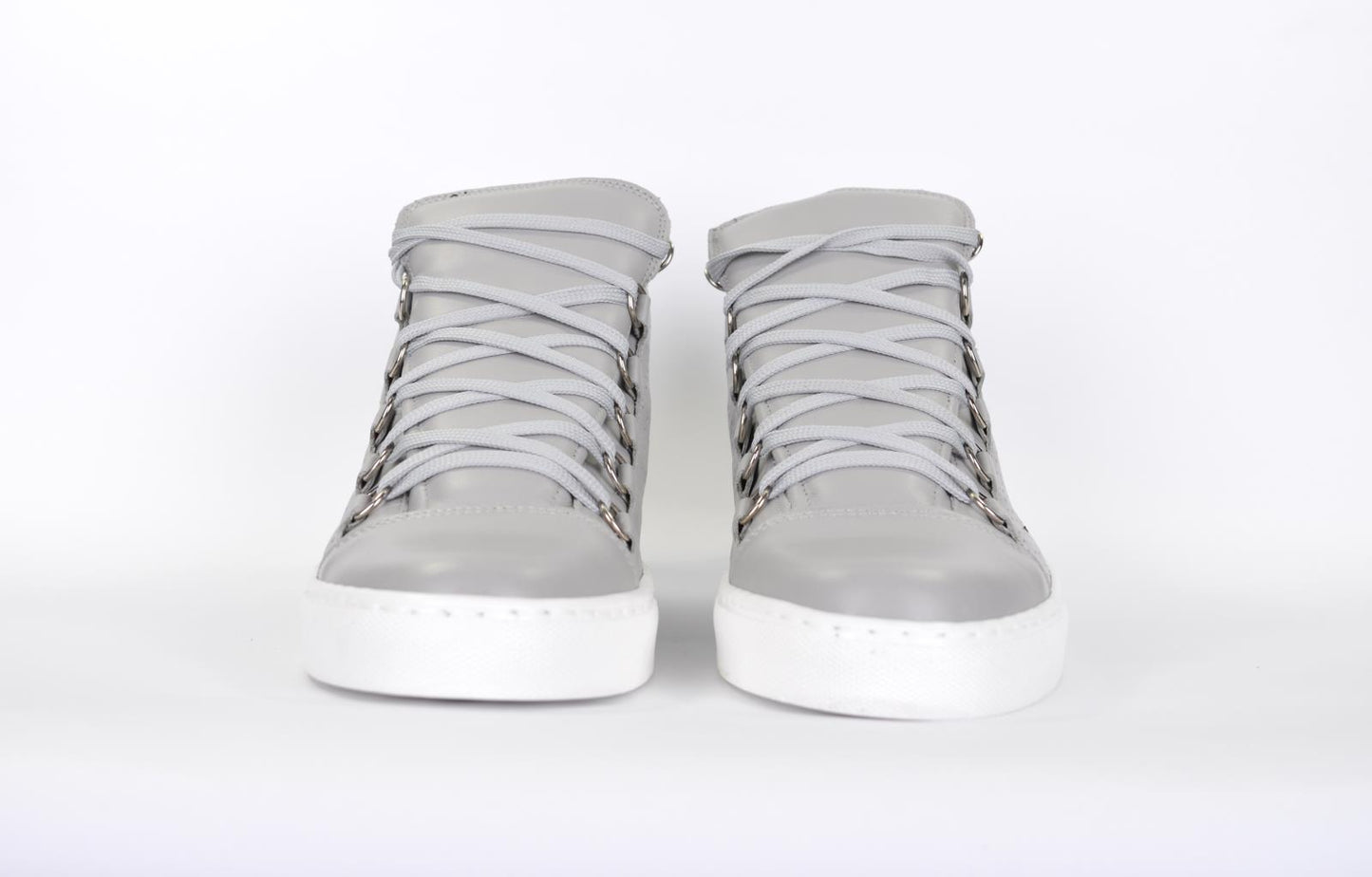 Sneakers in pelle forata - B2000F
