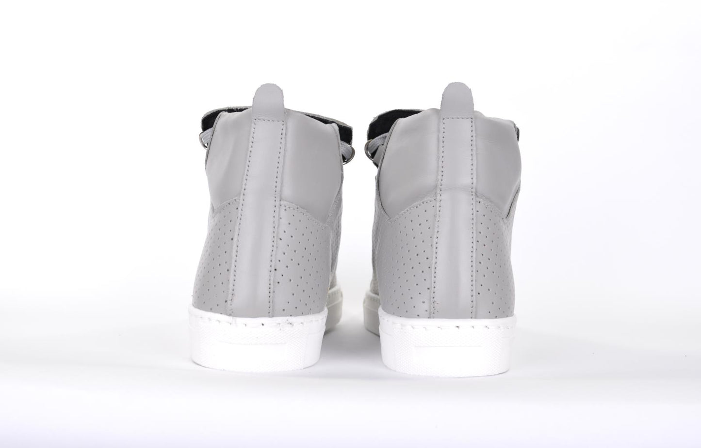 Sneakers in pelle forata - B2000F