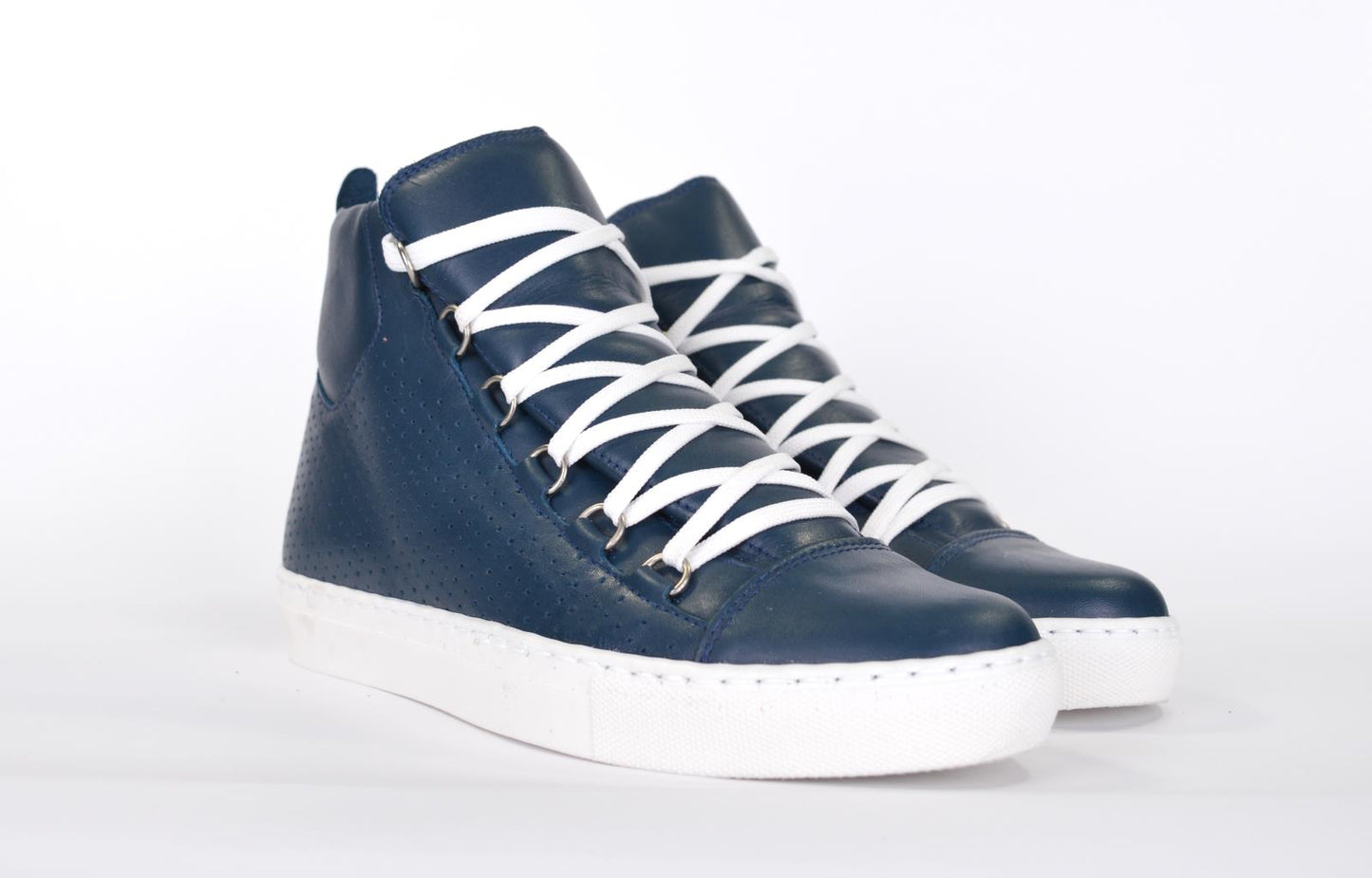 Sneakers in pelle forata - B2000F