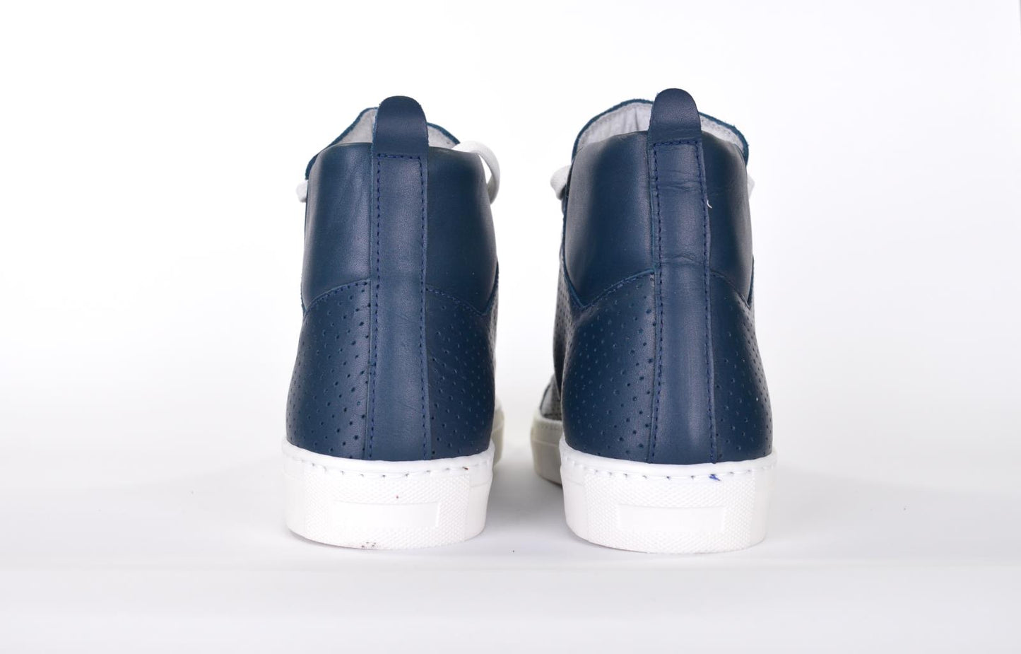Sneakers in pelle forata - B2000F