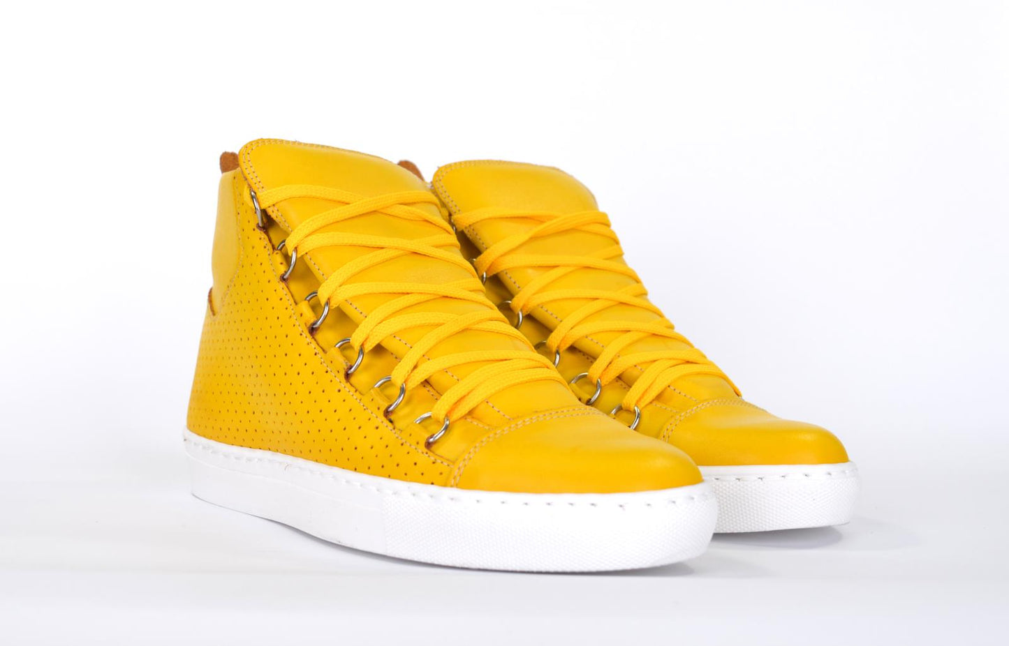Sneakers in pelle forata - B2000F
