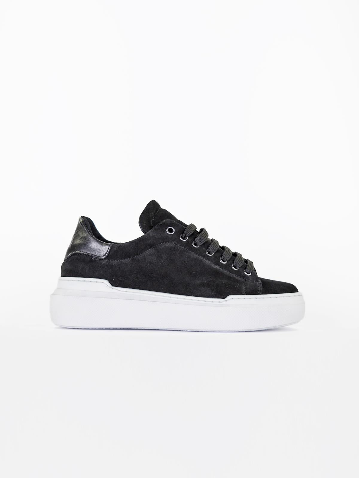 Sneakers in camoscio - VA52CP