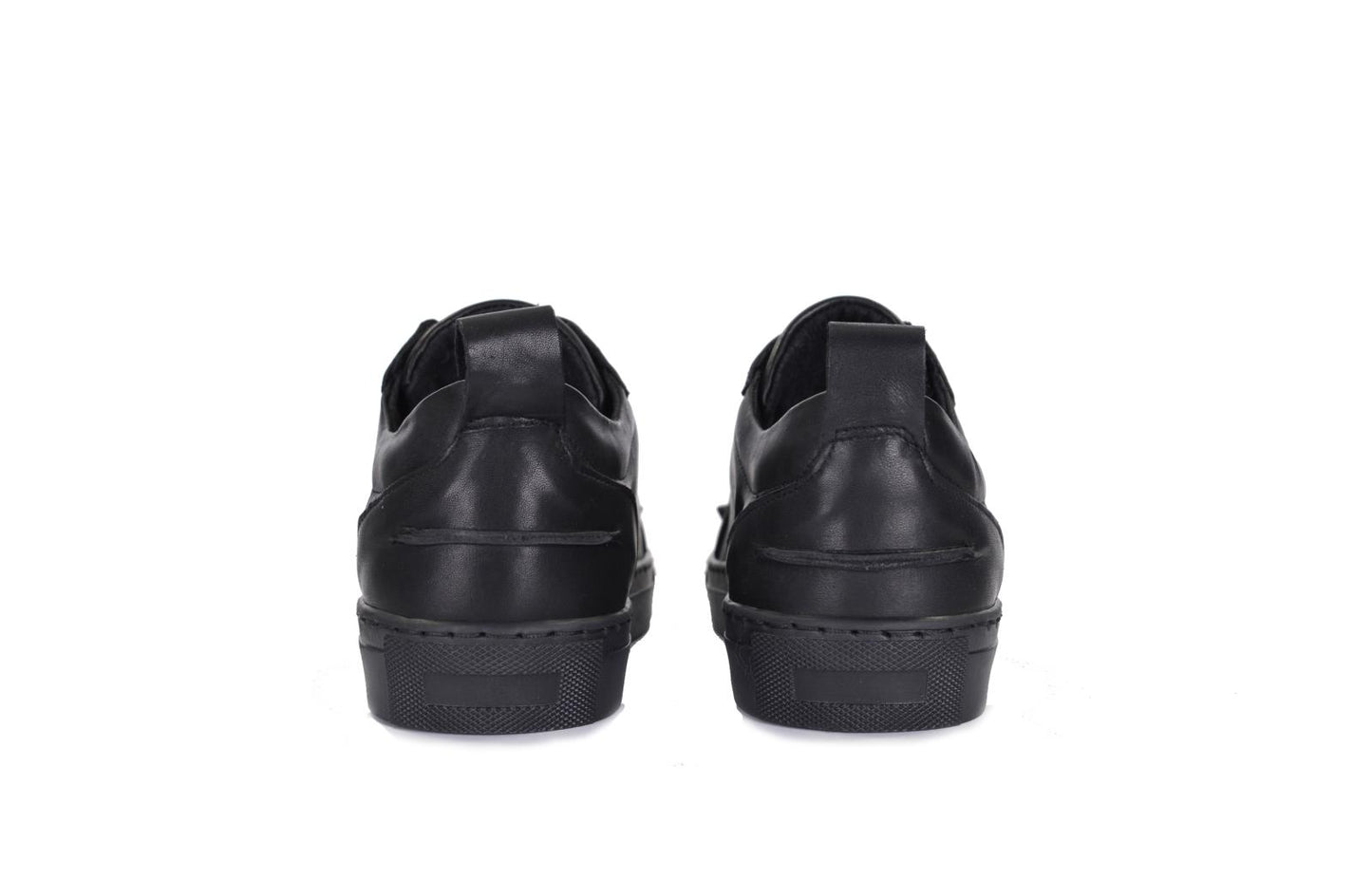 Sneakers in pelle e punta borchiata - 1970B