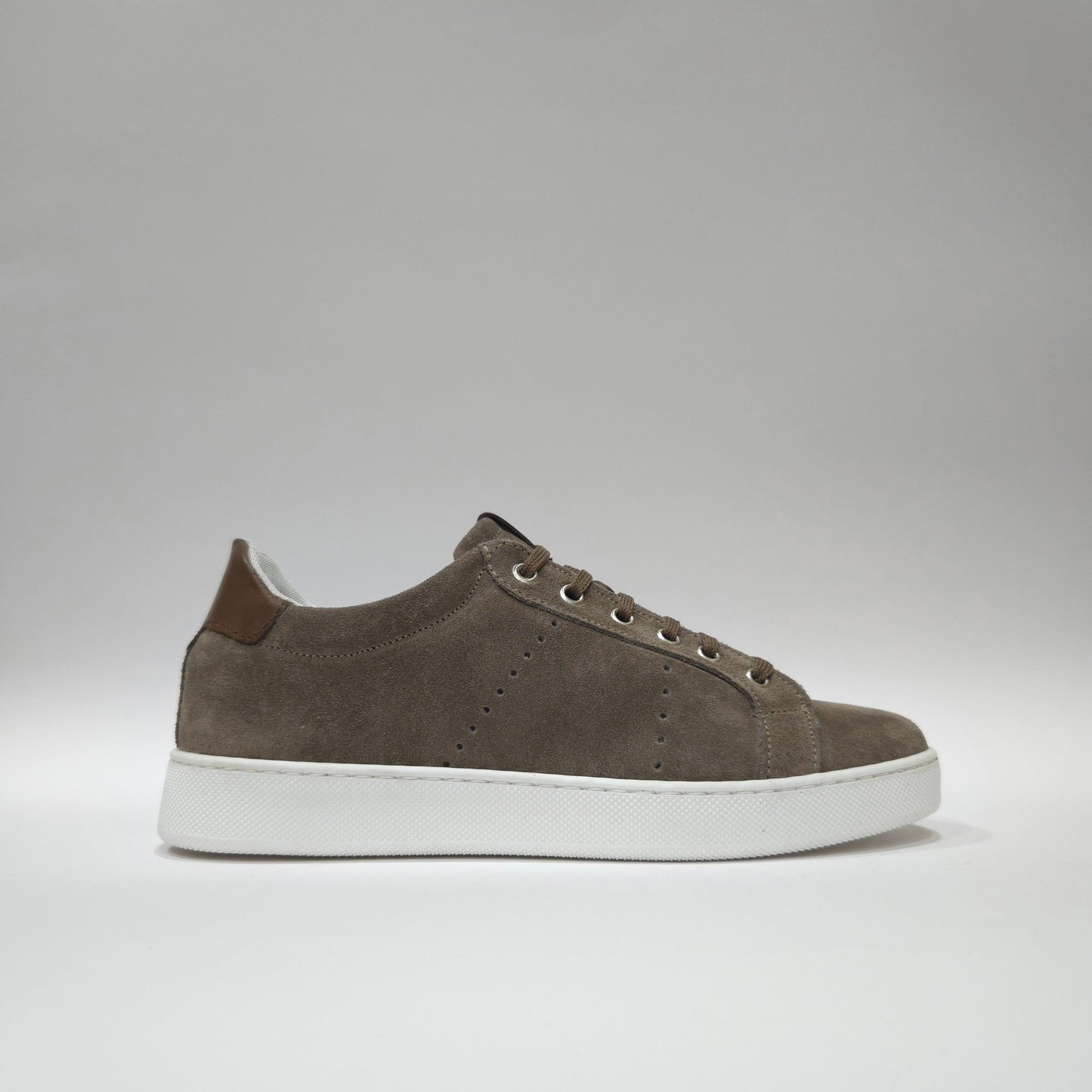 Sneakers in camoscio - S6106C