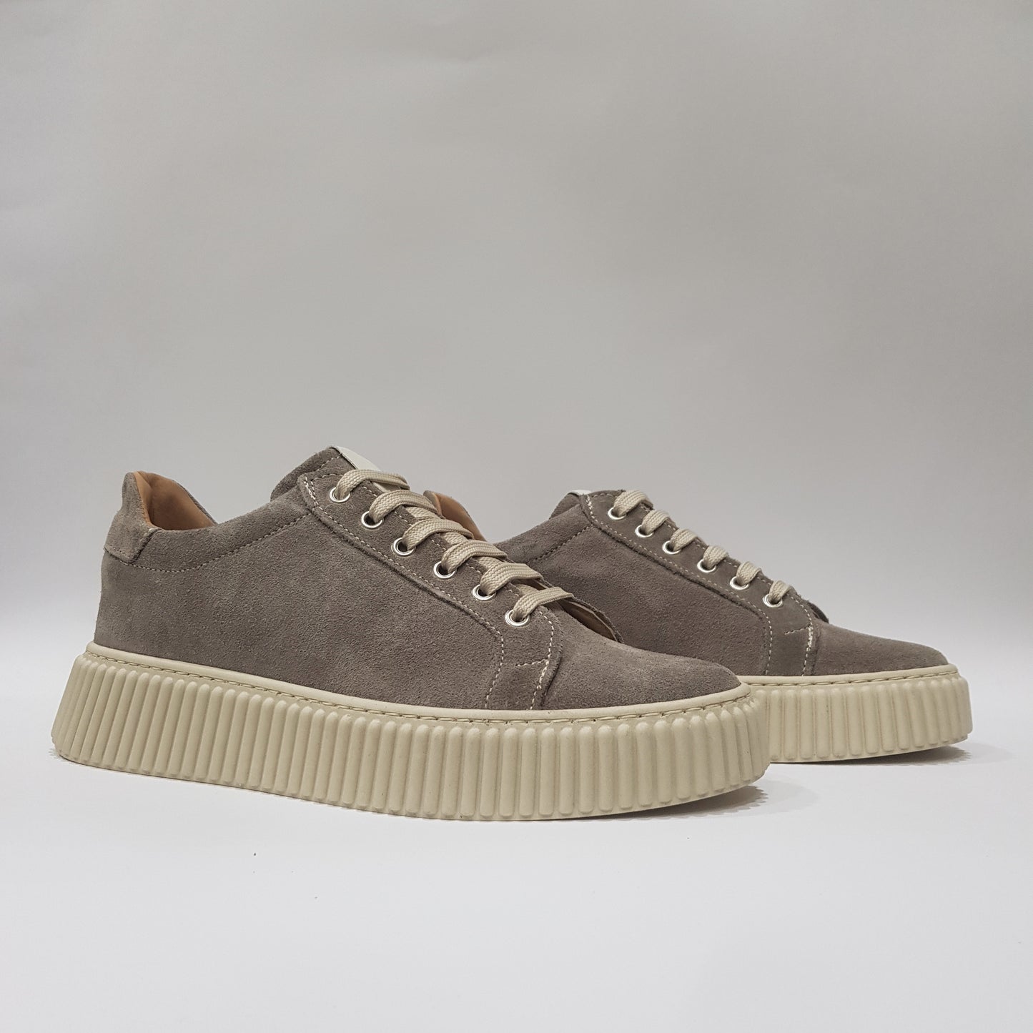 Sneakers in camoscio - S8130C