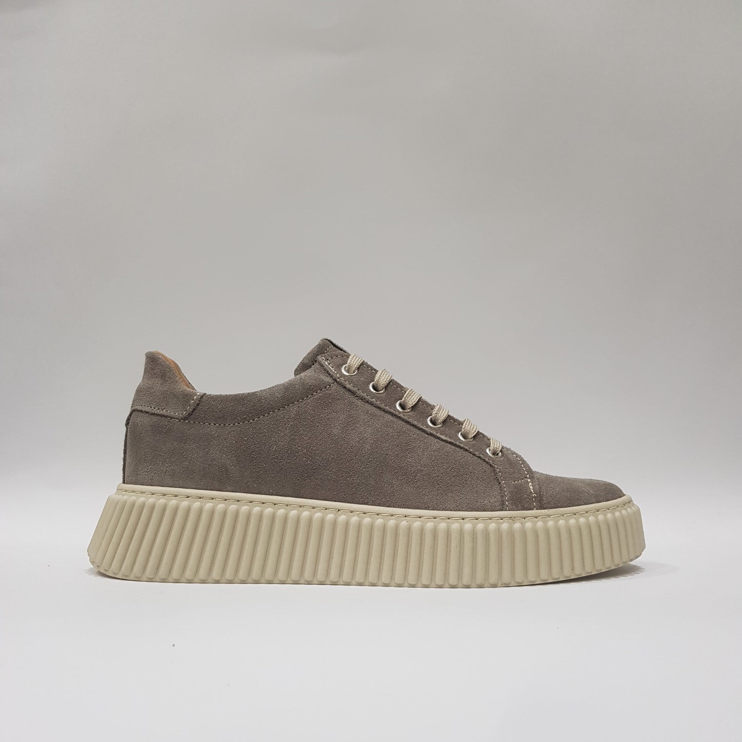 Sneakers in camoscio - S8130C
