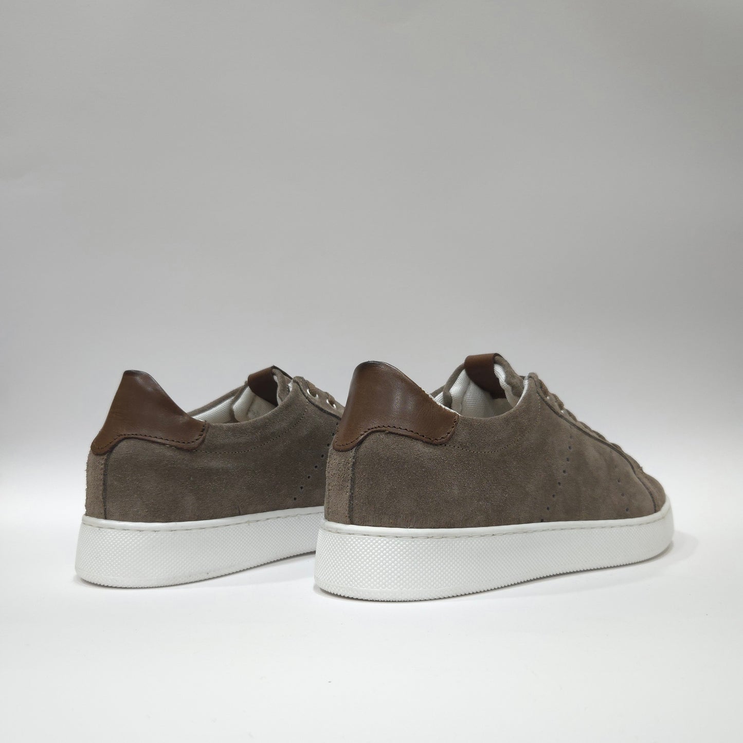 Sneakers in camoscio - S6106C